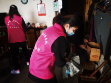 心系居民群众 帮扶送温暖-进户慰问