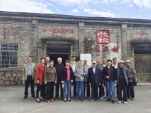 中共柯桥区委组织部退休干部参观党史馆