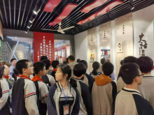 平水镇中学参观党史馆