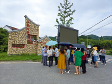 越崎中学中学参观党史馆