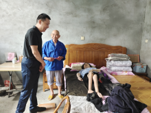政协慰问小舜江村困难群众并参观党史馆
