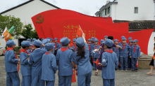 北海小学彗星小队开展““寻访红色足迹，汲取成长力量“主题实践活动
