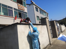 针对隔离人员上门测温送三餐服务