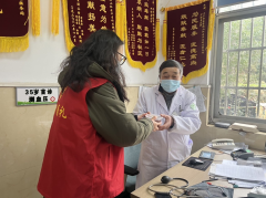 紫洪山村腊八节志愿活动