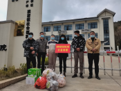 柯桥区司法局 漓渚司法所社区矫正对象在漓渚敬老院看望敬老院老人