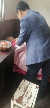 慰问高龄老人