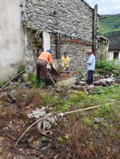清除房前屋后堆积物