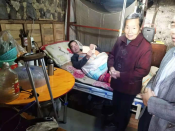 慰问困难群众