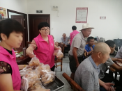 “迎端午，包粽子，扬民族精神，庆节日，制巧果，承中华传统”