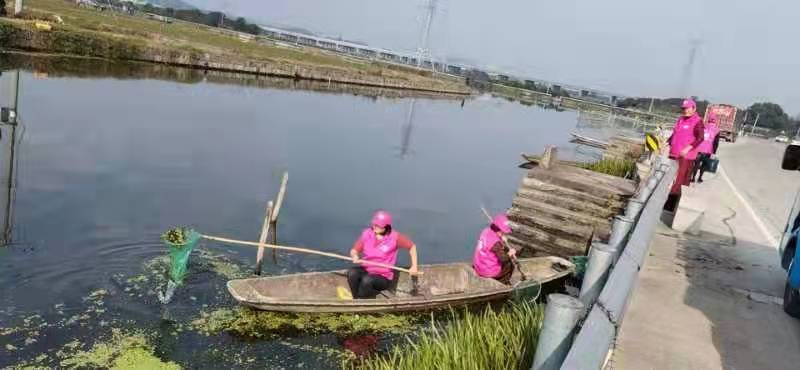 梅峰村志愿者护水行动