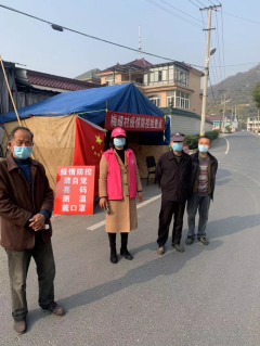 梅峰村守小门志愿服务活动