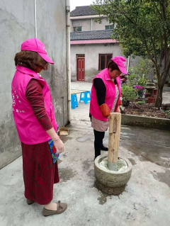 梅峰村志愿者文明祭祀 绿色清明献爱心活动