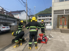 梅峰村消防训练
