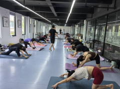 纺都社区开展瑜伽公益活动