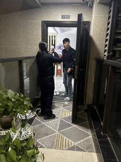 纺都社区开展反诈入户宣传活动