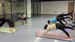 纺都社区开展瑜伽公益课堂