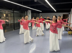 纺都社区开展舞蹈课堂