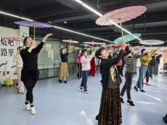 纺都社区开展舞蹈培训活动
