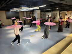 纺都社区开展舞蹈培训活动