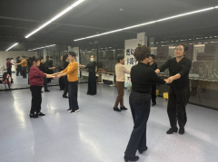 纺都社区开展交谊舞培训活动