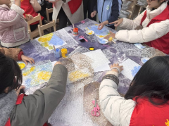 纺都社区开展色彩斑斓DIY活动