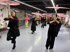 纺都社区开展舞蹈培训活动