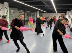 纺都社区开展舞蹈培训活动