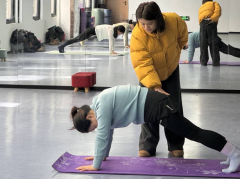 纺都社区开展瑜伽公益活动