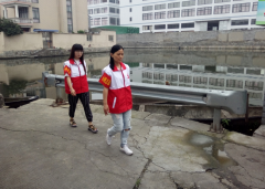 澄湾居开展河道巡查活动