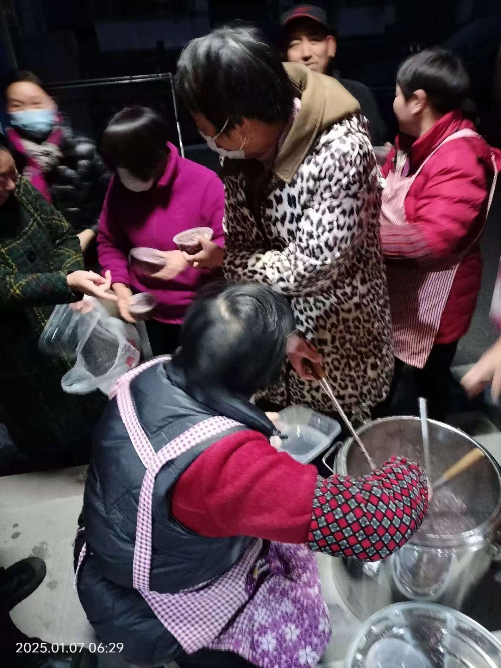 腊八节送温暖活动