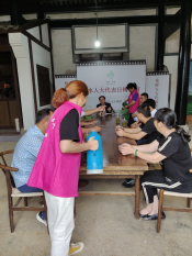 人大代表赴王化村倾听民情民意