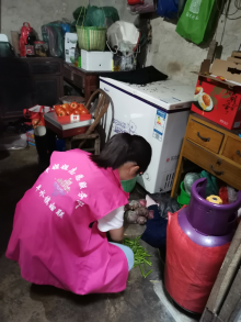 王化村开展关爱老人志愿活动