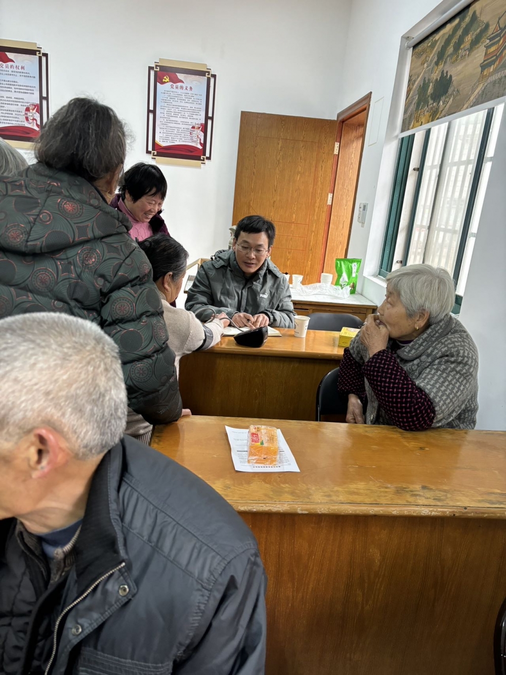 龙西村测血压志愿活动