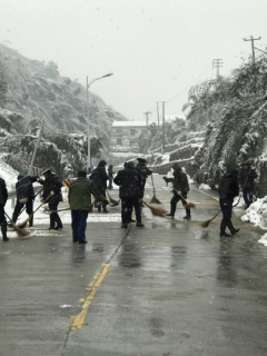 清扫积雪