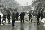 清扫积雪