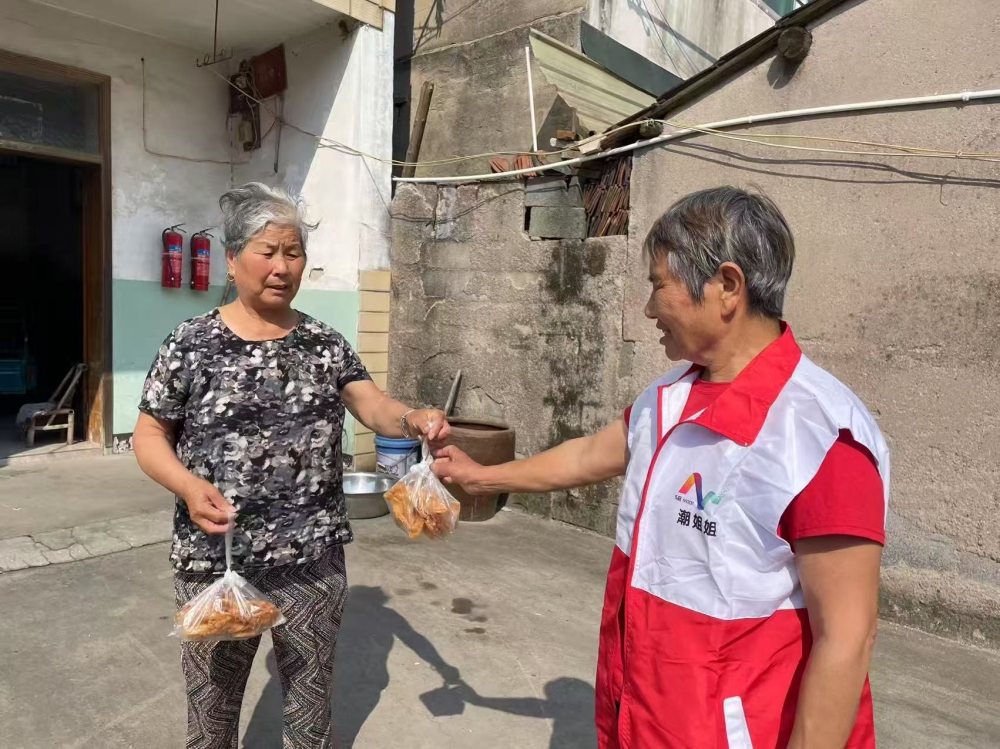 端午节慰问独居老人