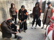 送温暖、献爱心,棉鞋送老人暖脚更暖心!