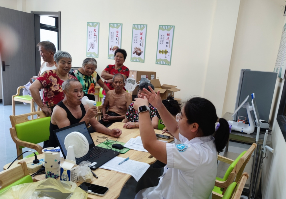 东昌居民肺活量检测志愿活动