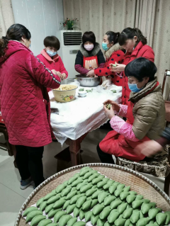 做艾饺，慰问防疫一线工作人员