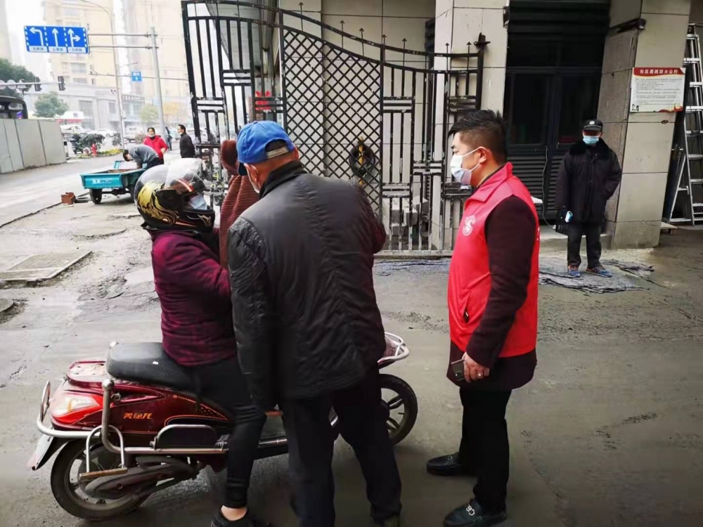 上谢桥社区防疫守小门