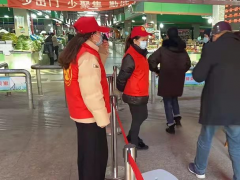 严守小门，织密“防控网”