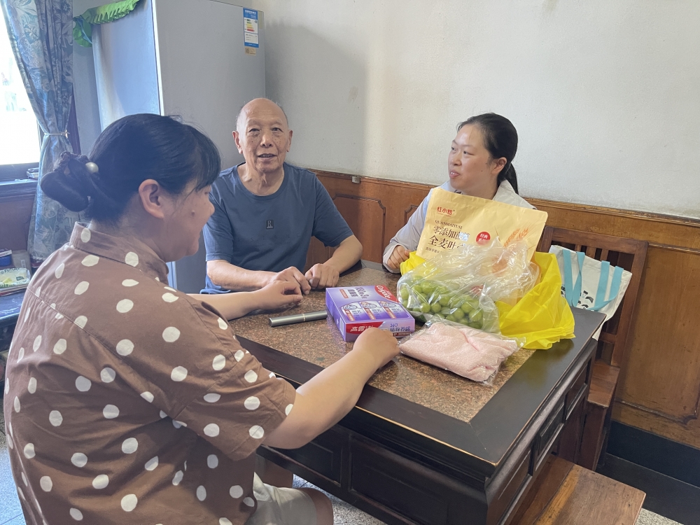 下市头社区退役老兵夏日送清凉活动