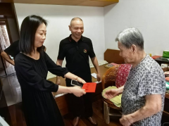 人利社区开展慰问高龄党员活动
