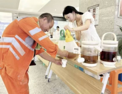 人利社区开展夏日送清凉活动