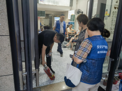 杨汛桥街道江桥社区开展消防安全志愿活动