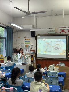 杨汛桥街道江桥社区开展杯子风铃志愿活动