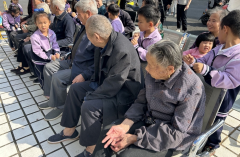 学习雷锋精神爱老敬老志愿者活动