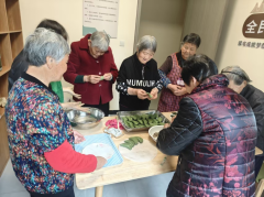 艾香寄情清明至，邻里同心暖家园