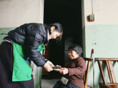 艾香暖清明，邻里共温情