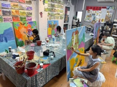 园里湖居开展绘画活动